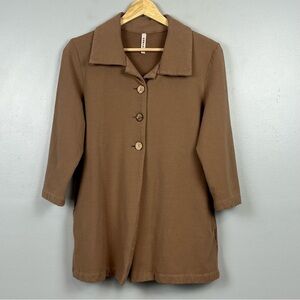 Cubism brown cotton spandex 3/4 sleeve button front jacket, medium.